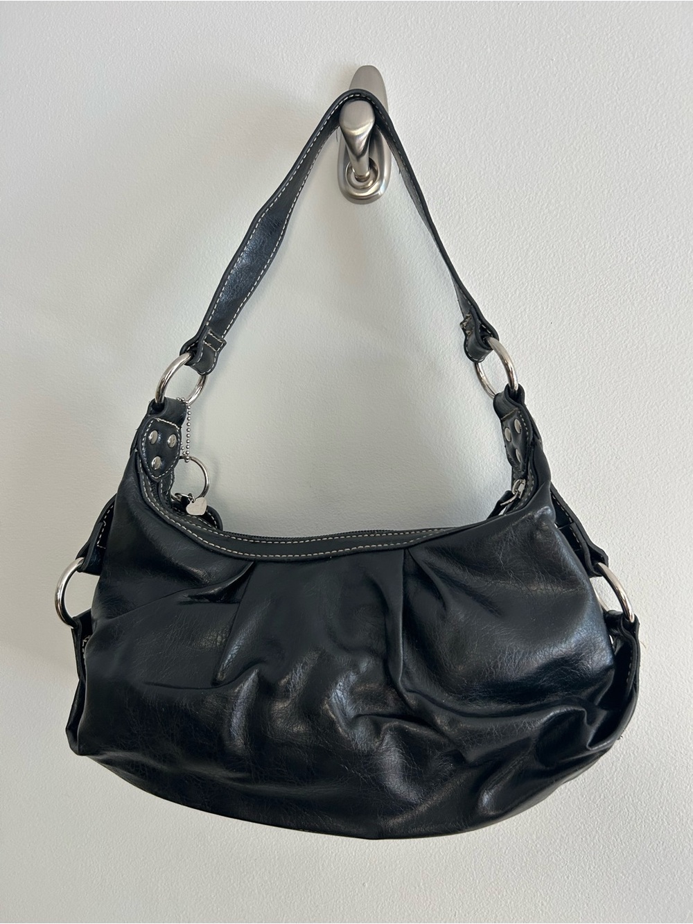 Rossetti Black Leather Shoulder Bag - Chic Hobo